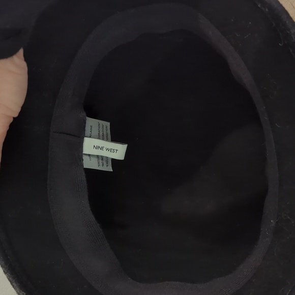 Nine West 100% Wool Felt Cloche Flower Fedora Bowler Style Flapper Hat - Picture 2 of 5